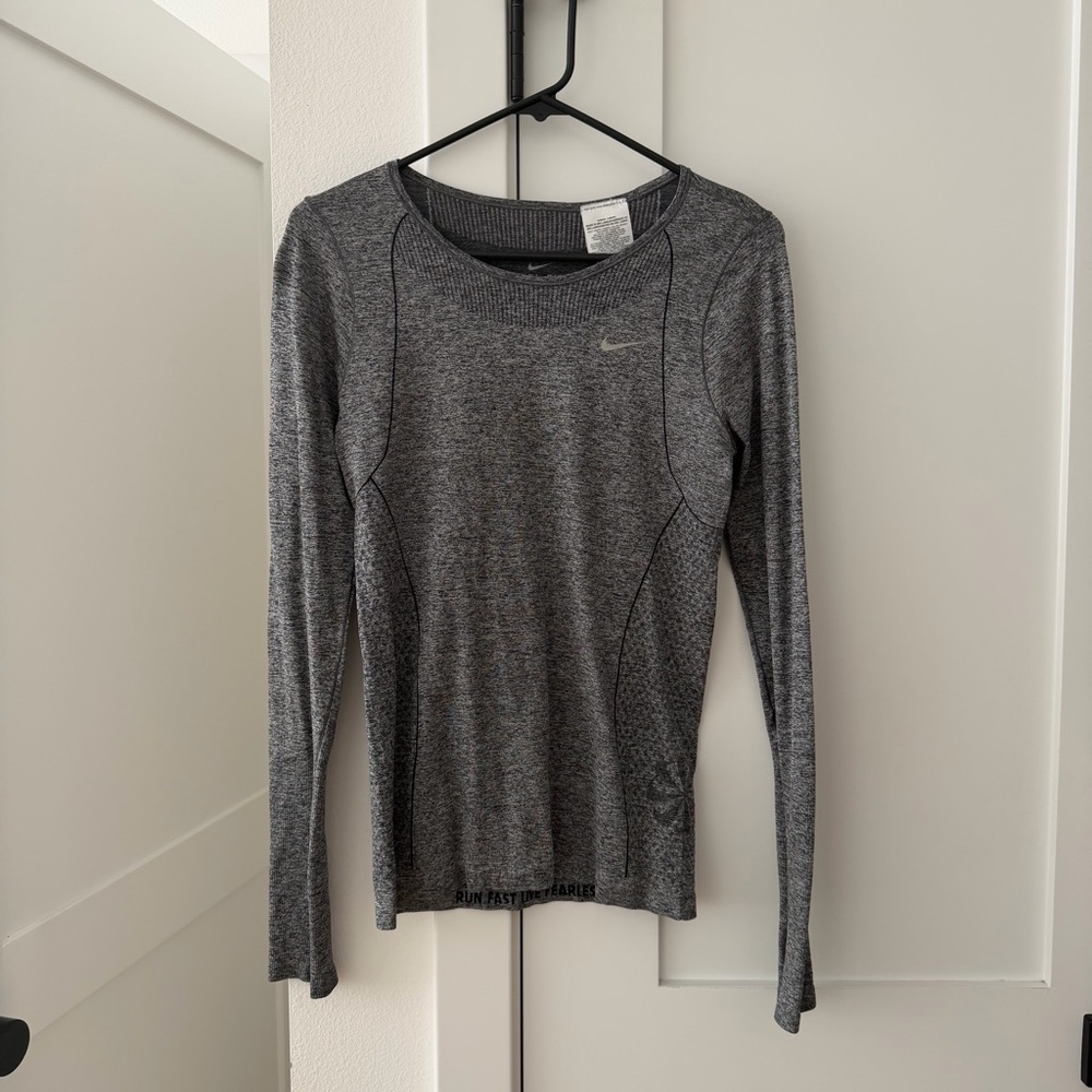 Nike Women's Charcoal Grey Long Sleeve Seamless Running Shirt